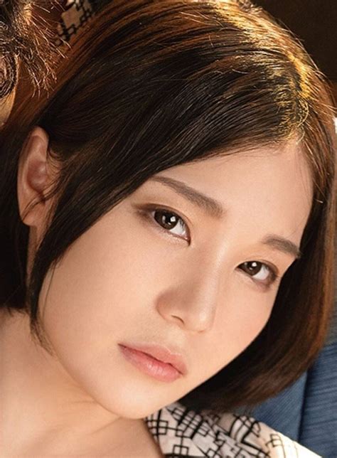 스즈무라 아이리 .